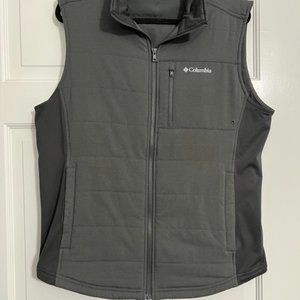 Columbia Men's Grey and Black Vest - Medium